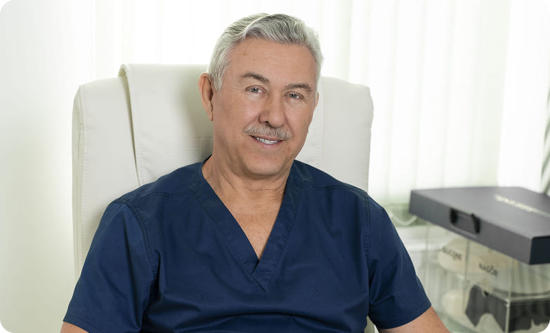 Главный врач - Николай Иванович Бяков